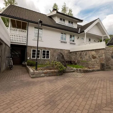 Koselig I Rolig Boligfelt *