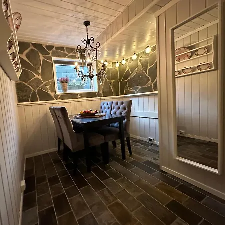 Koselig I Rolig Boligfelt Leilighet